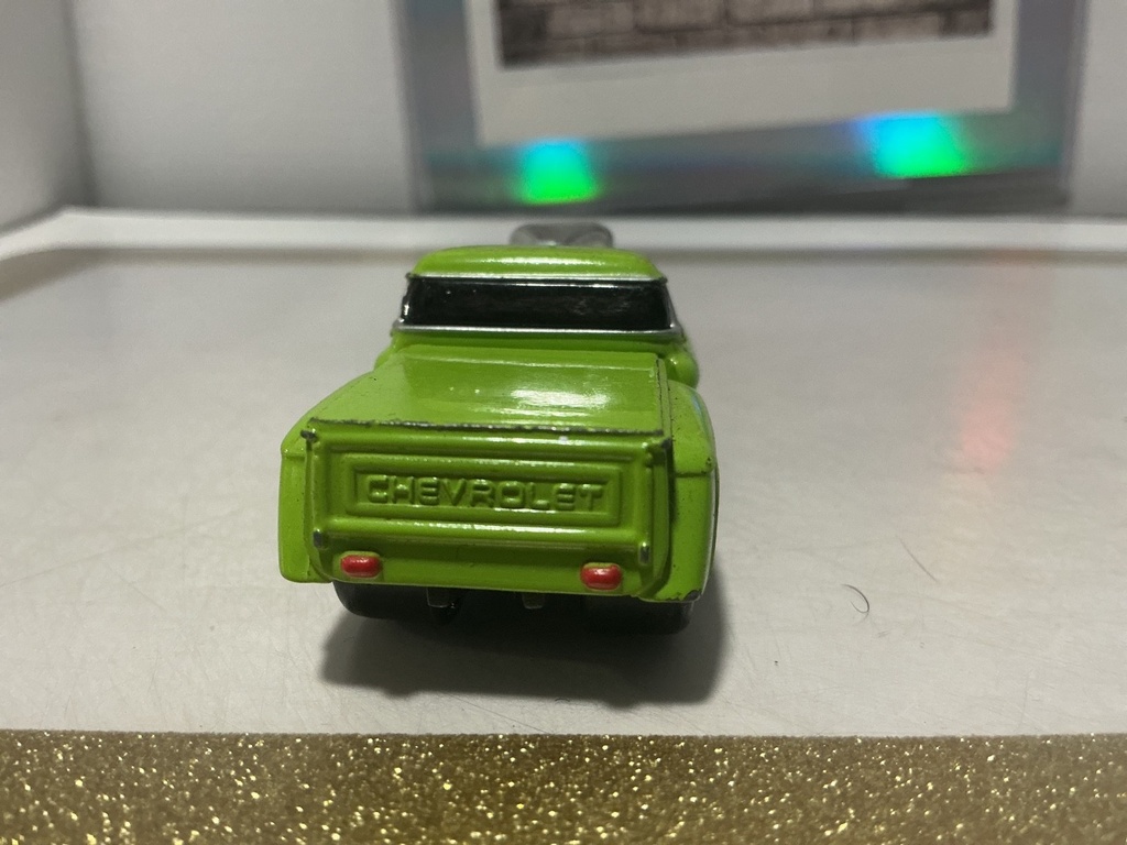 1/64 MUSCLE MACHINES 1955 CHEVROLET CAMEO image