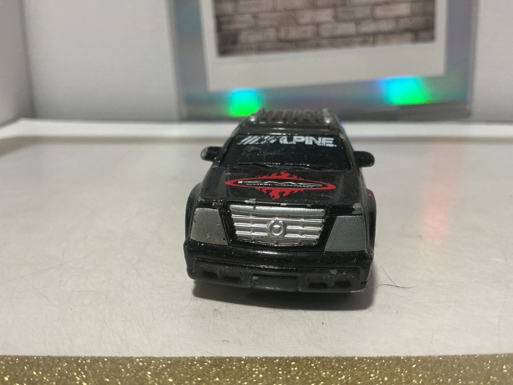 1/64 HOT WHEELS CAR TUNERZ 2002 CADILLAC ESCALADE image