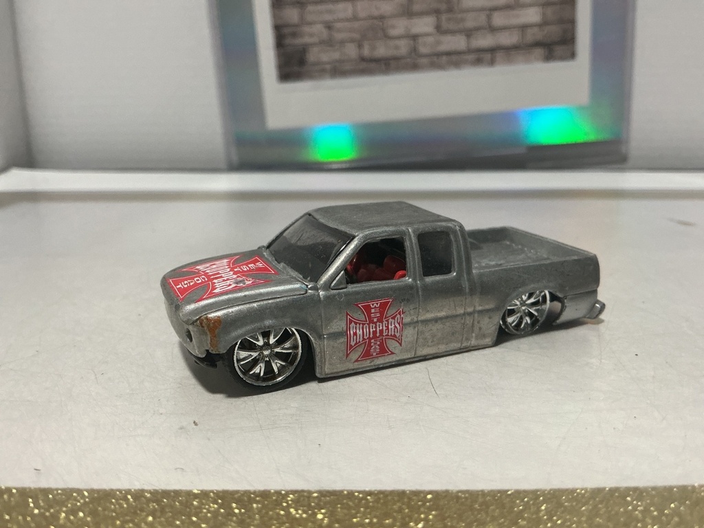 1/64 JADA TOYS WEST COAST CHOPPERS 2002 CHEVY SILVERADO EXTENDED CAB image