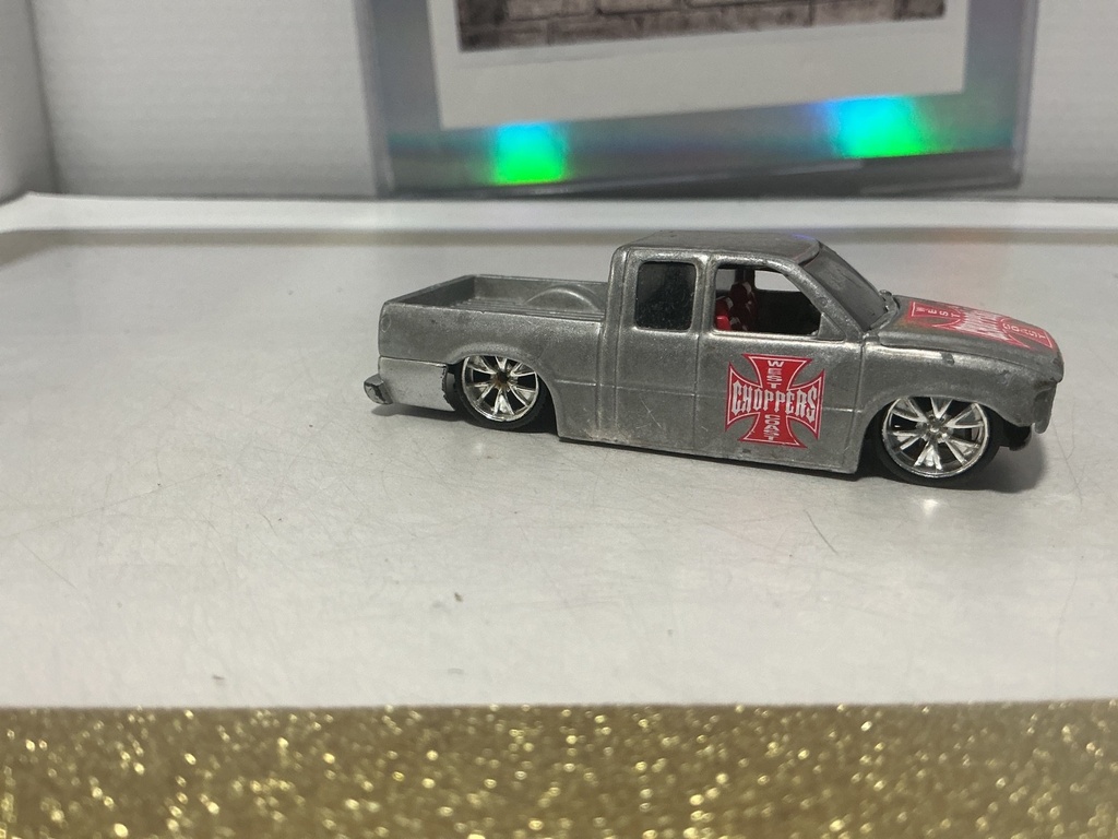 1/64 JADA TOYS WEST COAST CHOPPERS 2002 CHEVY SILVERADO EXTENDED CAB image