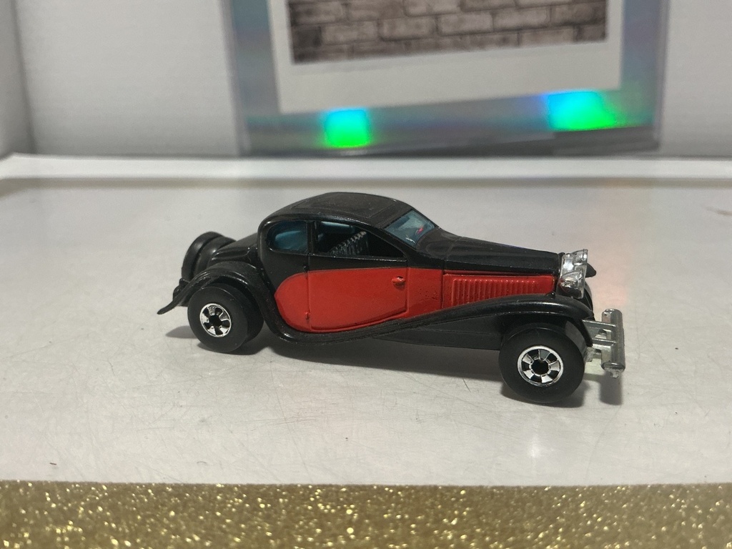1/64 HOT WHEELS ‘37 BUGATTI MATTEL HONG KONG 1980 image