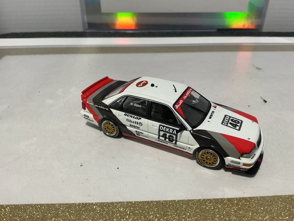 1/43 MINI CHAMPS - AUDI V8 QUATTRO DEKRA 46 [BENT MIRROR/BROKEN ANTENNA] image