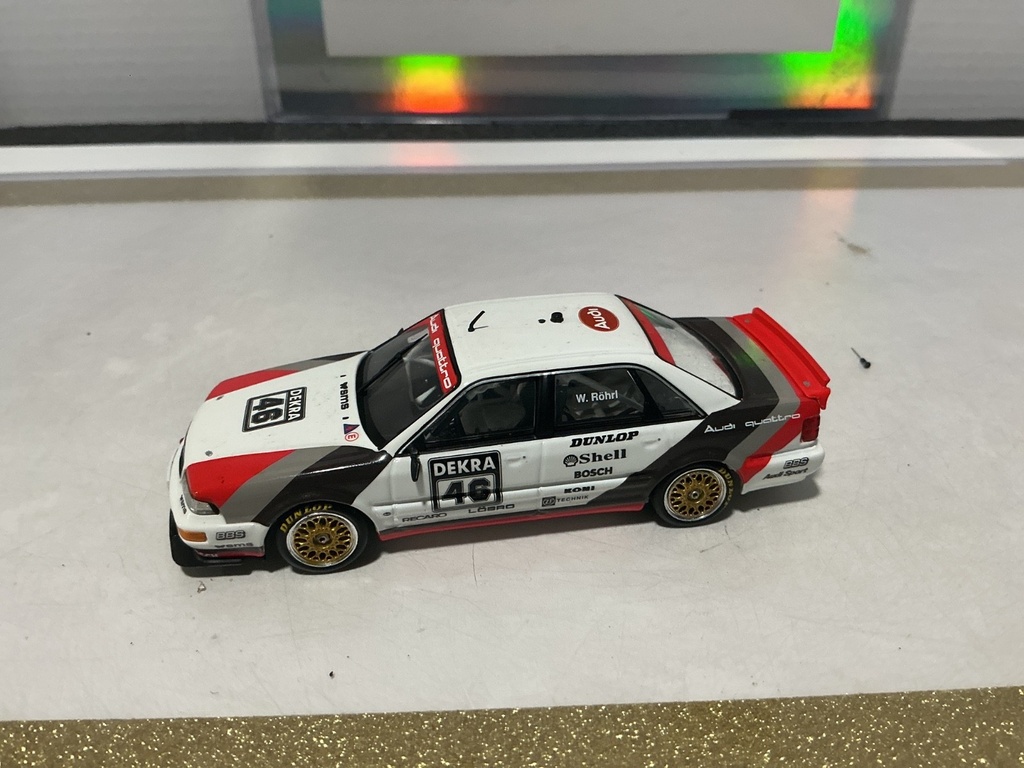 1/43 MINI CHAMPS - AUDI V8 QUATTRO DEKRA 46 [BENT MIRROR/BROKEN ANTENNA] image