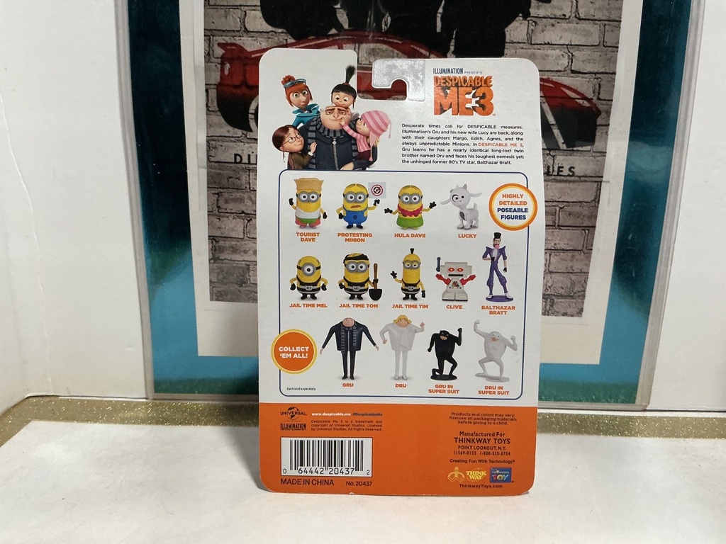 DESPICABLE ME 3 MOVIE -  4-INCH PROTESTING MINION B2 image