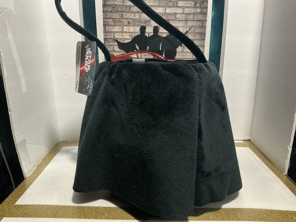 STARWARS - DARTH VADER PLUSHIE BASKET image