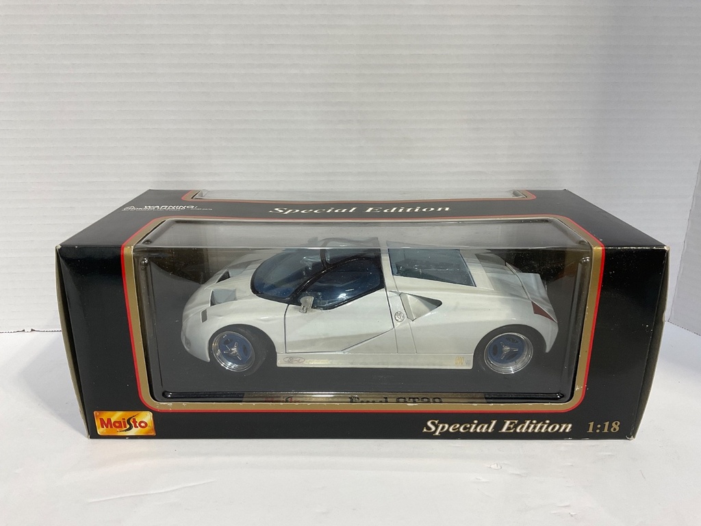 [111872] 1:18 MAISTO SPECIAL EDITION FORD GT90 WHITE ON BLUE