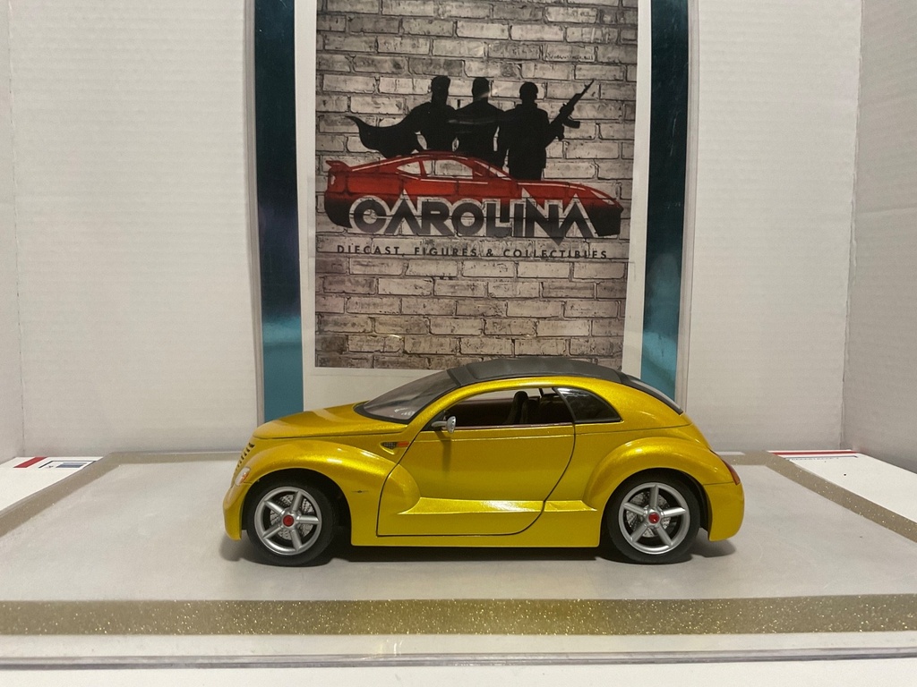 [111090] 1/18: MAISTO CHRYSLER PRONTO PT CRUISER YELLOW ON BLACK
