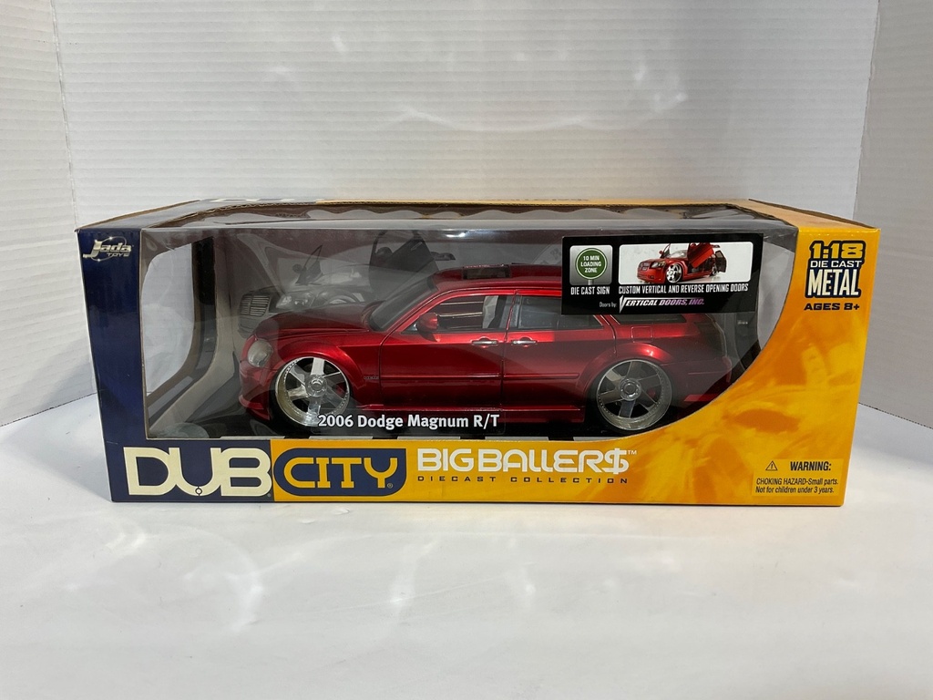 [111882] 1:18 JADA TOYS DUB CITY BIG BALLERS (DISPLAYED) 2006 DODGE MAGNUM R/T RED ON RED