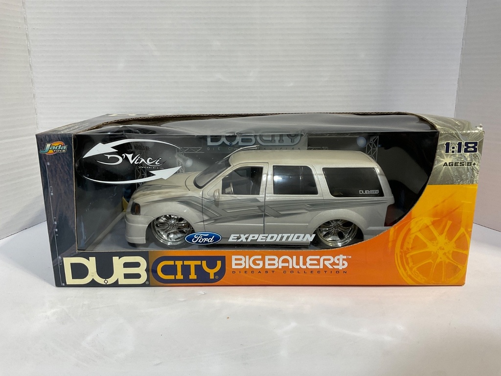 [111895] 1:18 JADA TOYS DUB CITY (DISPLAYED) FORD EXPEDITION WHITE/GREY ON GREY