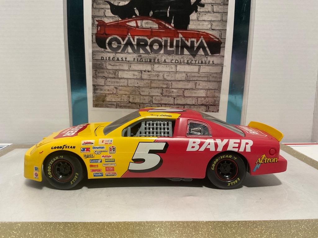 [111100] 1/18: RACING CHAMPIONS NASCAR 1996 TERRY LCBONTE #5 BAYER CHEVROLET