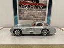 1/18: MAISTO MERCEDES BENZ 300 SLR UHLENHAUT