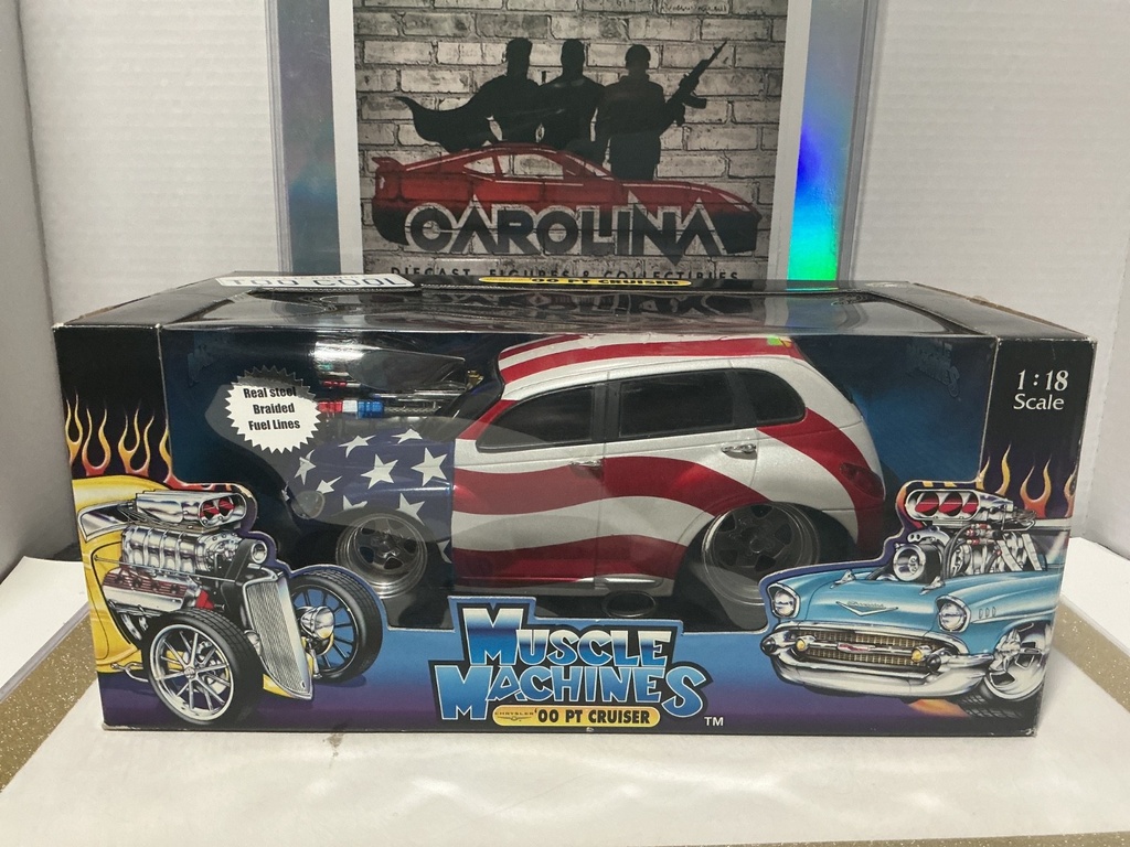 1/18: MUSCLE MACHINES RED WHITE & BLUE ‘00 PT CRUISER