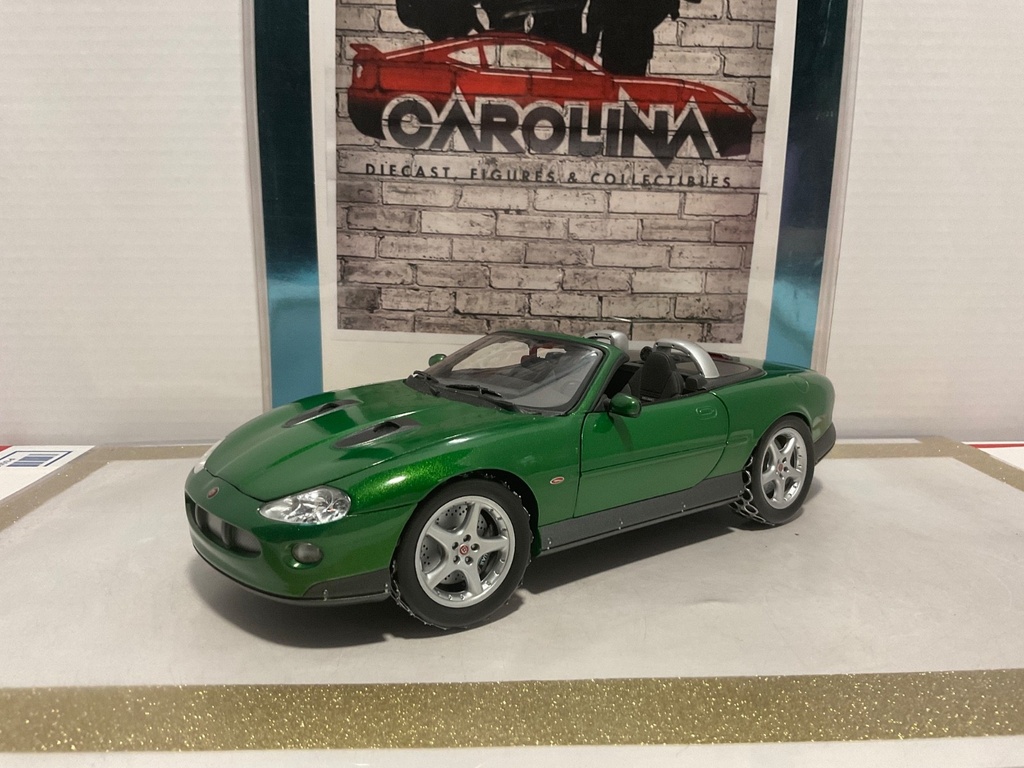 1/18: BEANSTALK 2002 JAGUAR RKR GREEN ON BLACK JAMES BOND 007