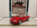 1/18: MAISTO JAGUAR XK SERIES ROADSTER RED ON CREAM