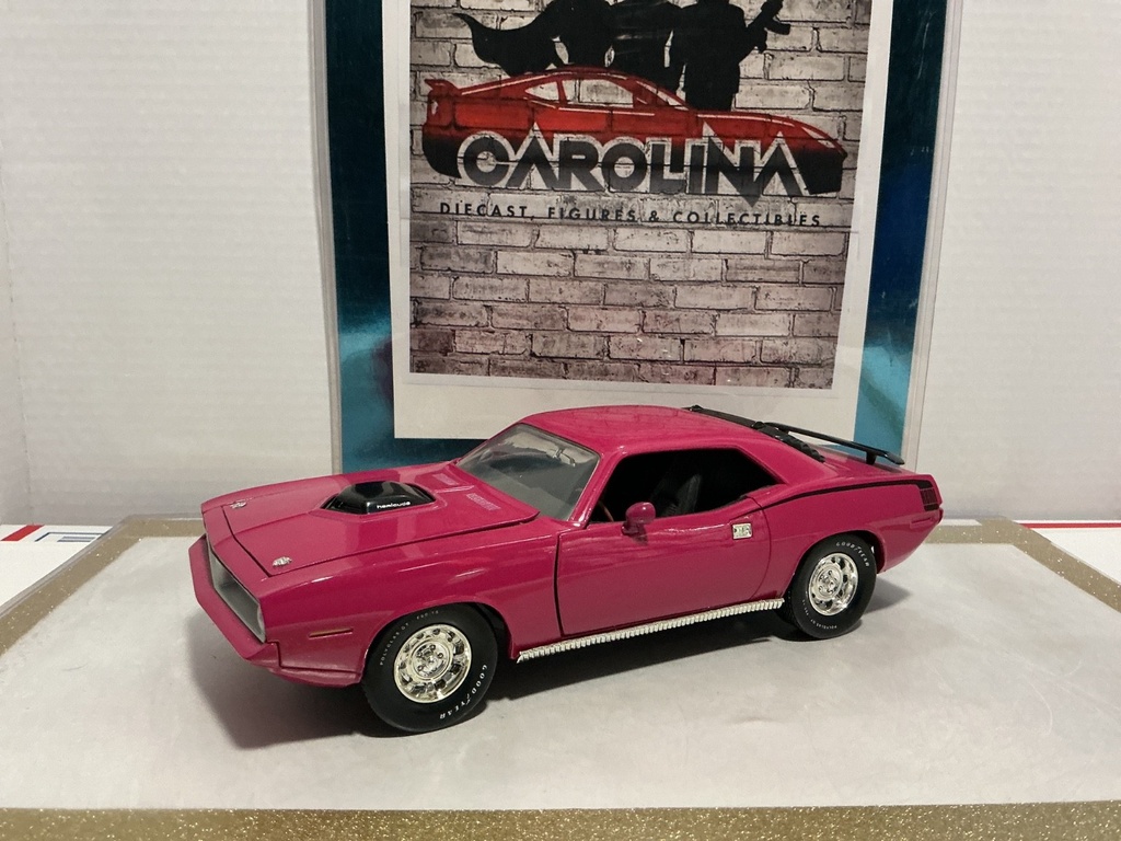 [111055] 1/18: ERTL 1970 PLYMOUTH HEMI CUBA PINK ON BLACK
