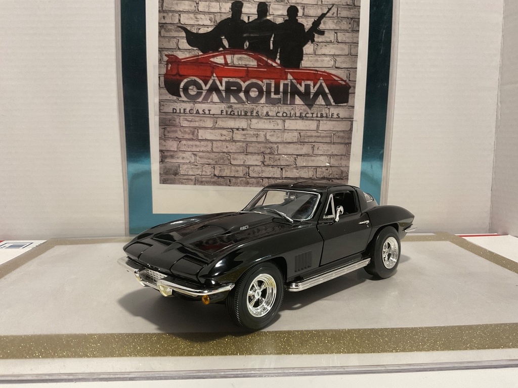 1/18: ERTL 1967 CHEVROLET CORVETTE STINGRAY GOODYEAR BLACK ON BLACK