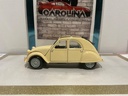 1/18: MAISTO 1952 CITROEN 2OV SEDEAN CREAM ON PLAID
