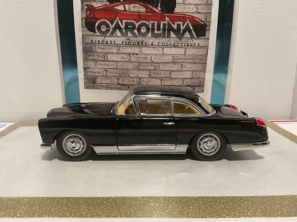 1/18: SON STAR FAREL VEGA HK500 BLACK ON TAN