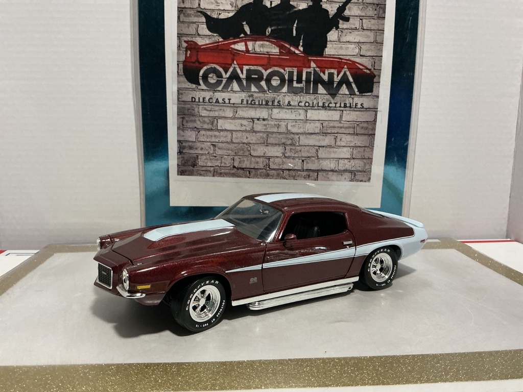 1/18: ERTL 1970 CHEVROLET CAMARO 454 MOTION LE