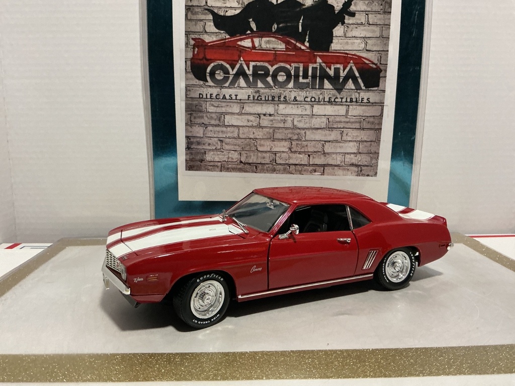 1/18: ERTL 1969 CHEVROLET CAMARO LE RED ON BLACK WITH WHITE STRIPE