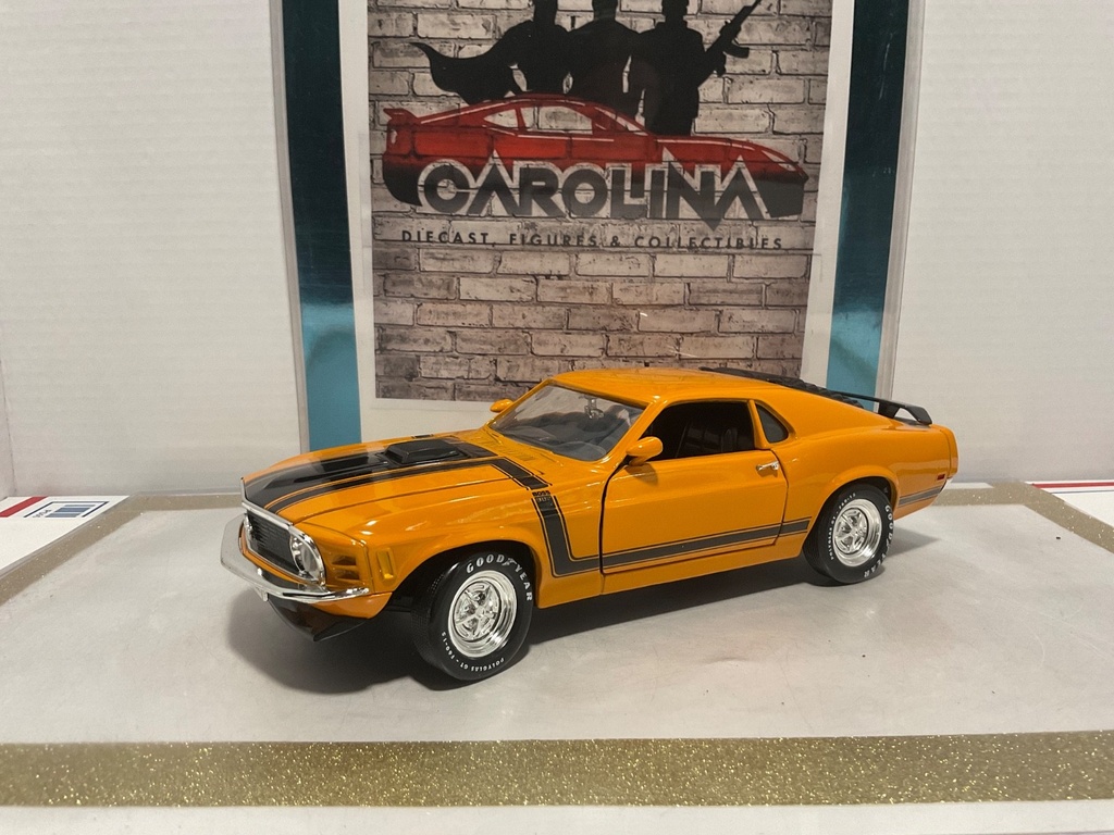 1/18: ERTL 1970 FORD MUSTANG BOSS 302 WITH SHAKER HOOD ORANGE ON BLACK
