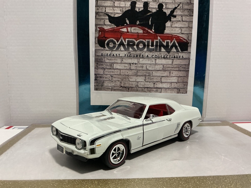 [111080] 1/18: ERTL 1969 CHEVROLET CAMARO SS 396 WH
