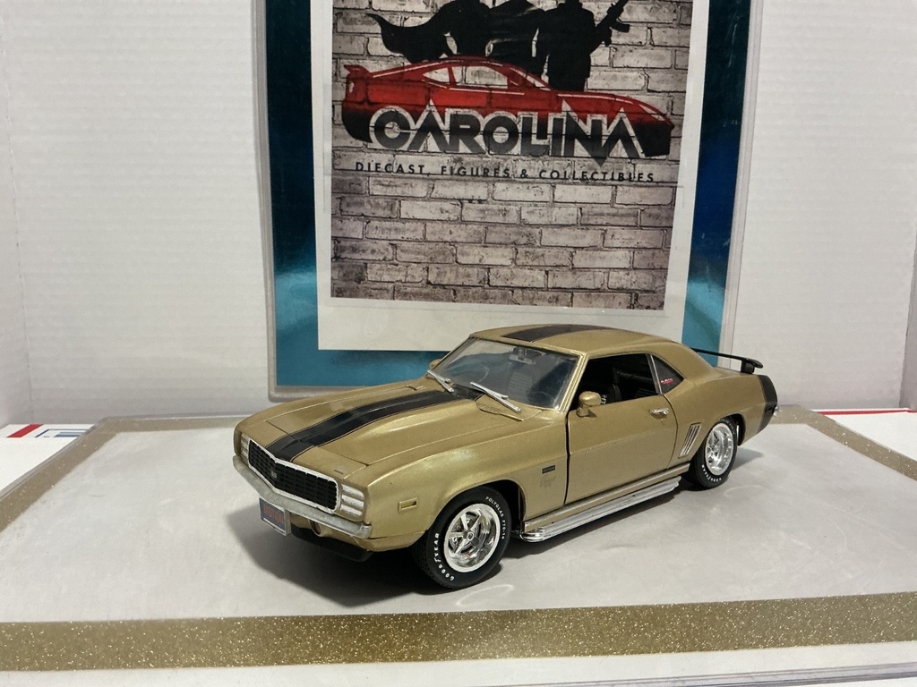 1/18: ERTL 1969 CHEVROLET EL CAMARO SS 427 MOTION