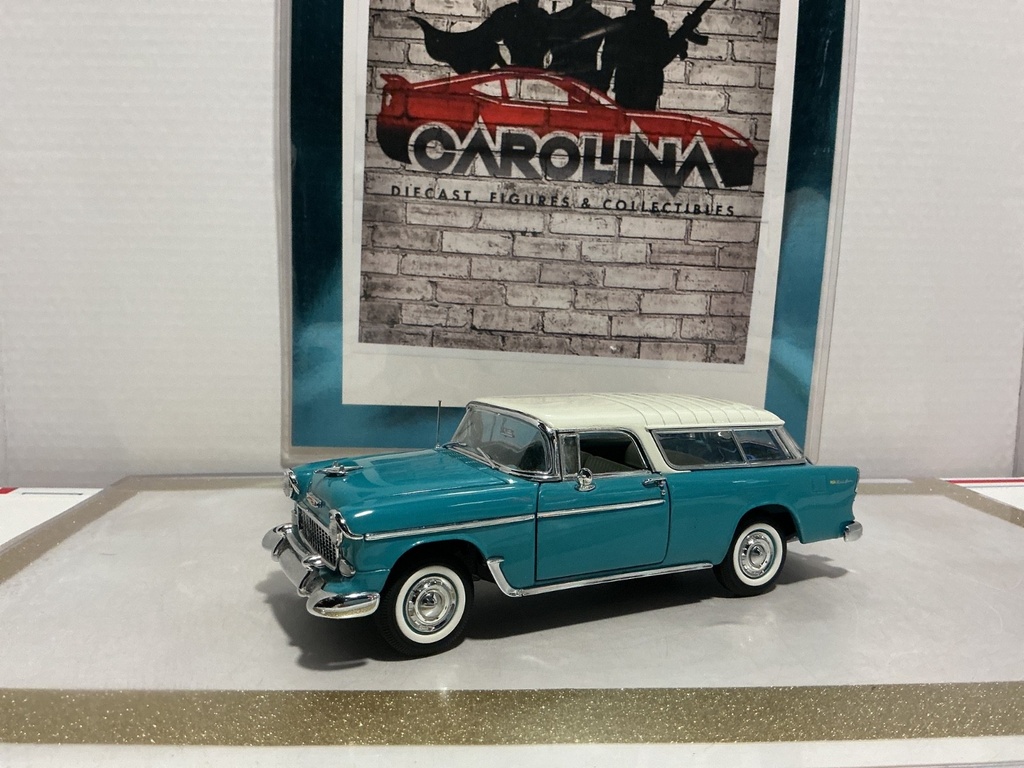 [010549] 1/24: DANBURY MINT 1955 CHEVROLET NOMAD BLUE ON WHITE