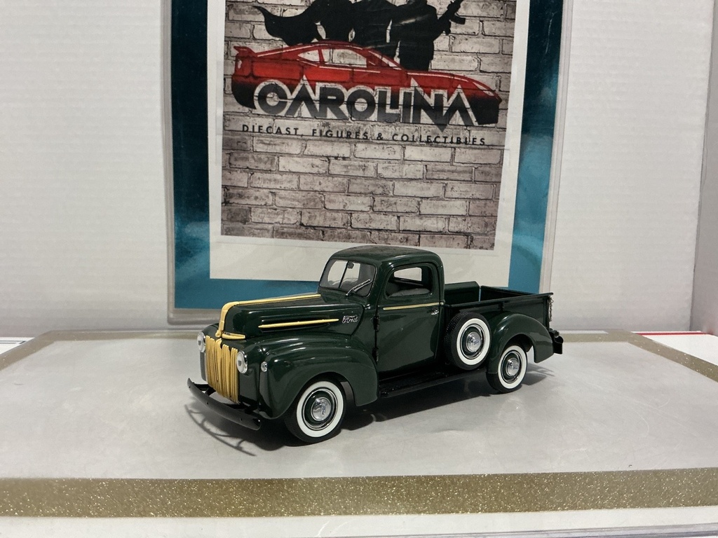 [010580] 1/24: DANBURY MINT 1942 FORD PICKUP