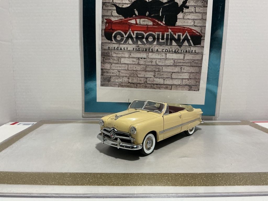 [010596] 1/24: DANBURY MINT 1949 FORD CUSTOM