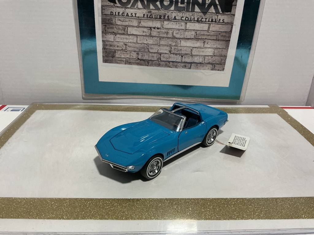 [010613] 1/24: FRANKLIN MINT 1968 CORVETTE *NO MIRRORS AND T TOP*