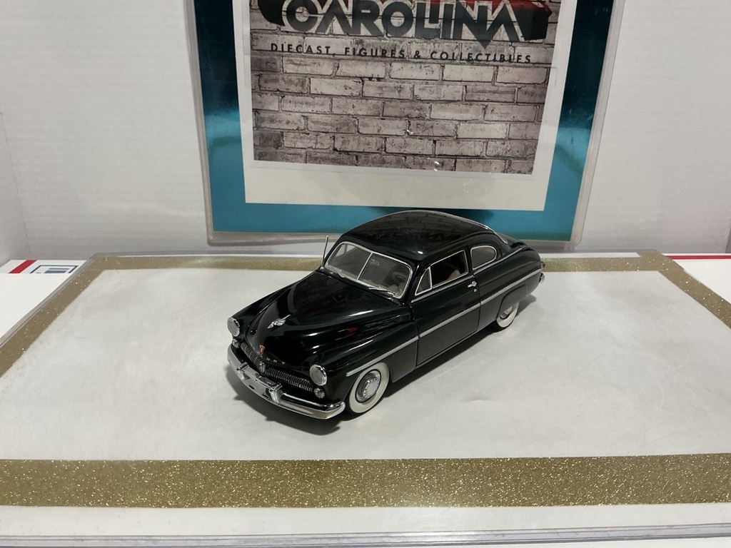 [010615] 1/24: DANBURY MINT 1949 MERCURY *PAINT RASHING*