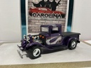 1/18: ROAD SIGNATURE 1934 FORD PICKUP PURPLE ON BLACK