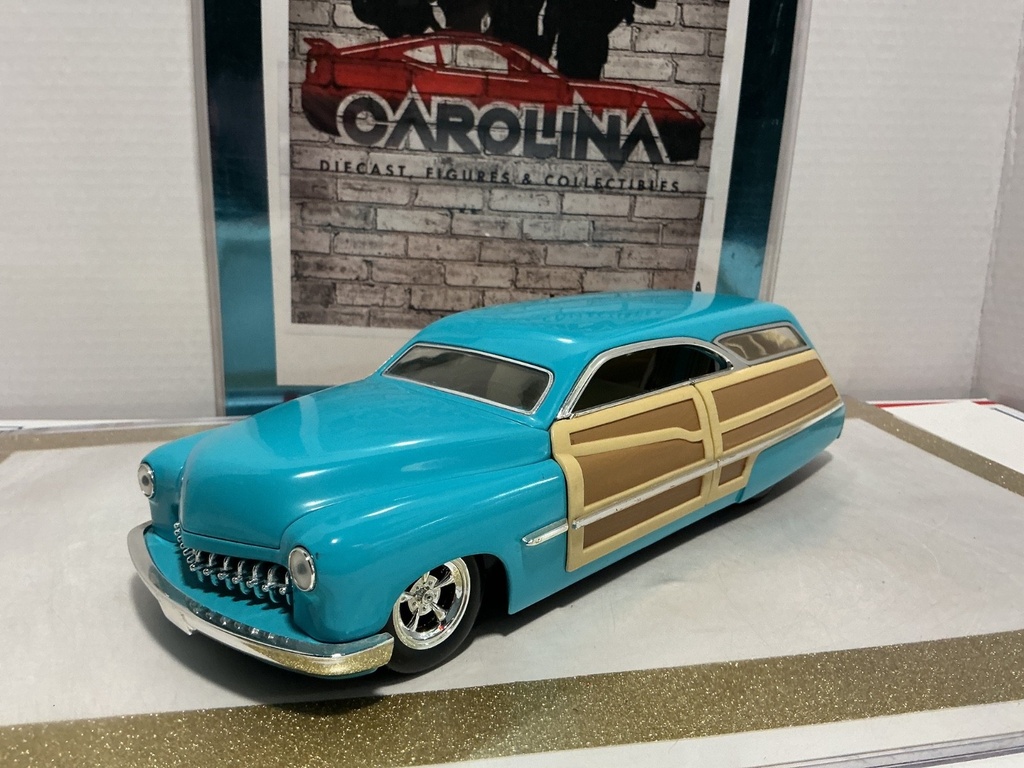 [111035] 1/18: HOT WHEELS CUSTOM MER WOODY AQUA
