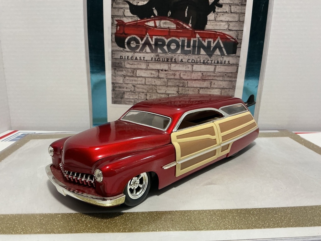 1/18: HOT WHEELS CUSTOM MER WOODY BURGUNDY