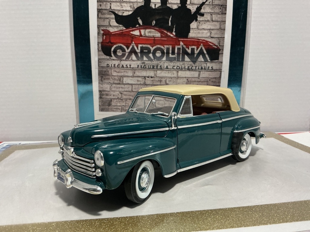 1/18: ROAD SIGNATURE 1948 FORD CONVERTIBLE GREEN ON BROWN