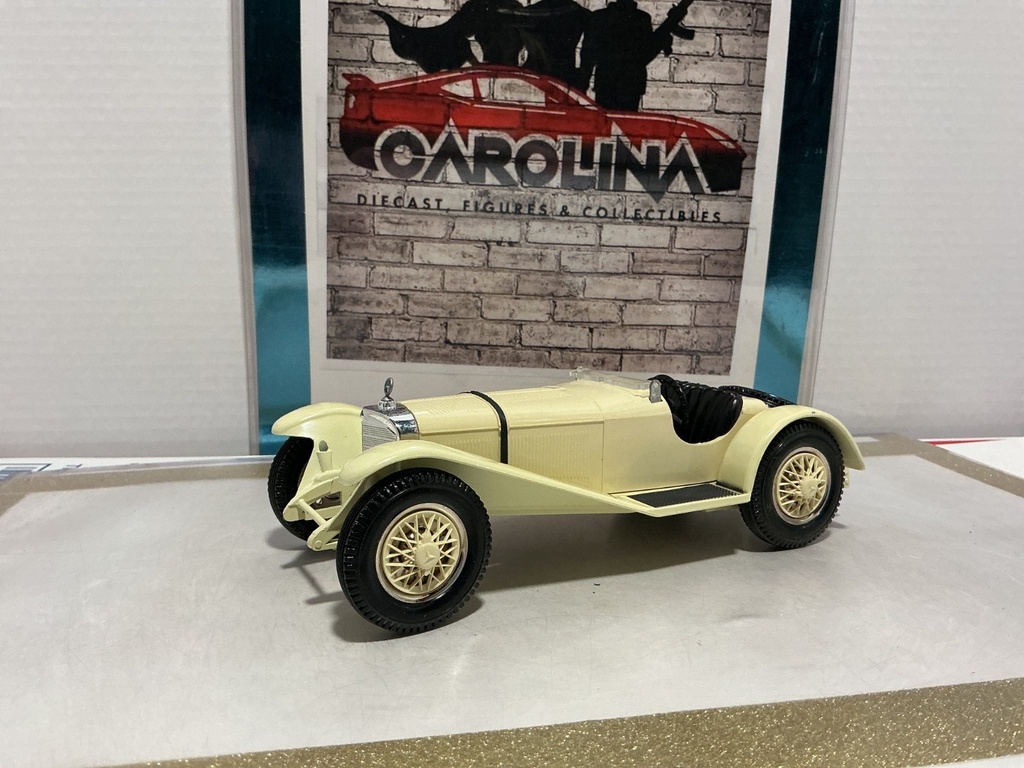 1/18: GAMA 1928 MERCEDES SPORTSWAGEN CREAM ON BLACK