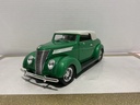 1/18 ROAD LEGENDS 1937 FORD CONVERTIBLE GREEN ON GREY