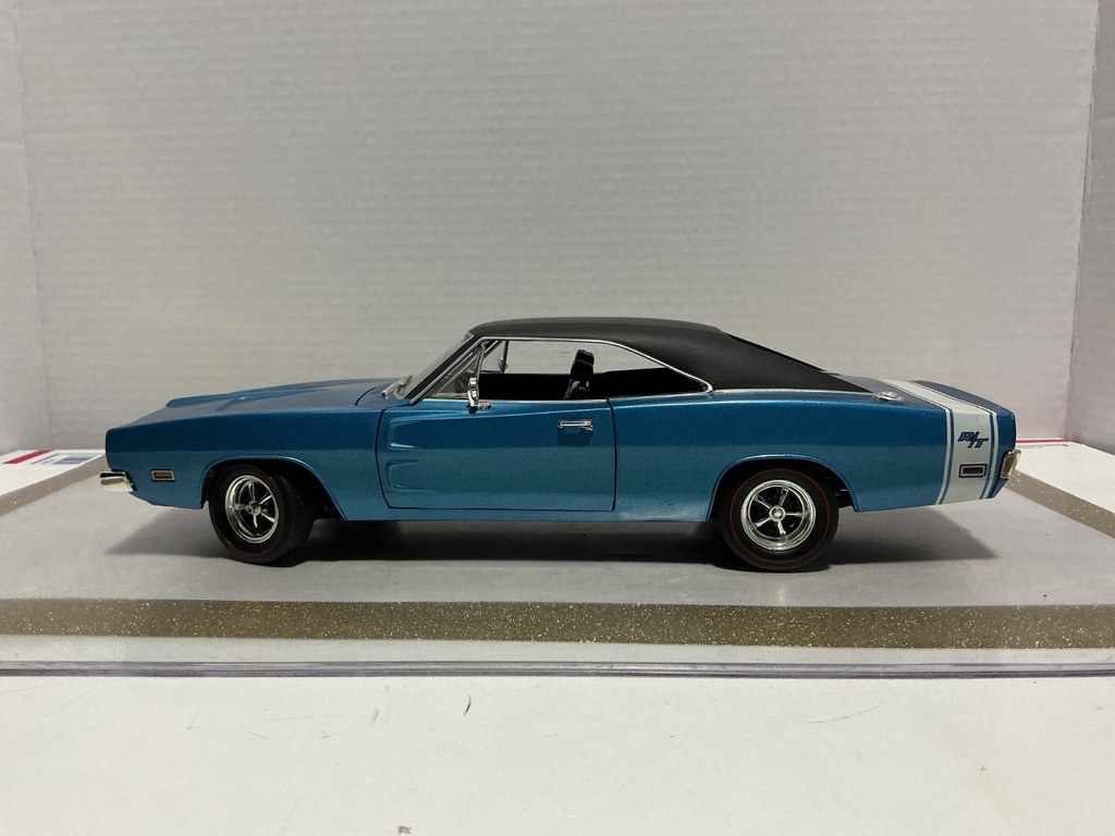 1/18 HOT WHEELS ‘69 DODGE CHARGER BLUE ON BLACK *PAINT BUBBLES ON TRUNK