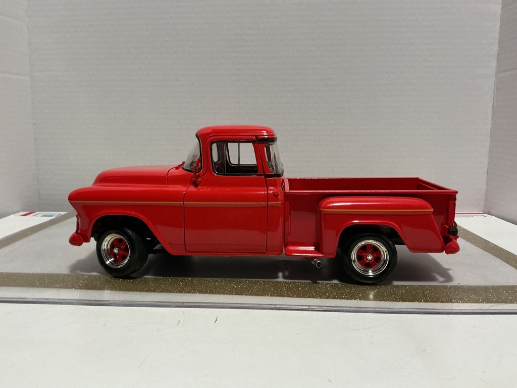 1/18 ERTL 1957 CHEVROLET PICKUP STREET MACHINE RED ON BLACK