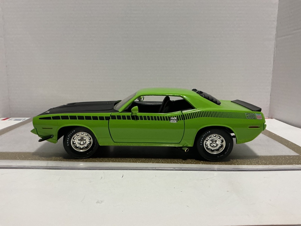 1/18 ERTL 1970 PLYMOUTH ‘CUDA GREEN/BLACK ON BLACK