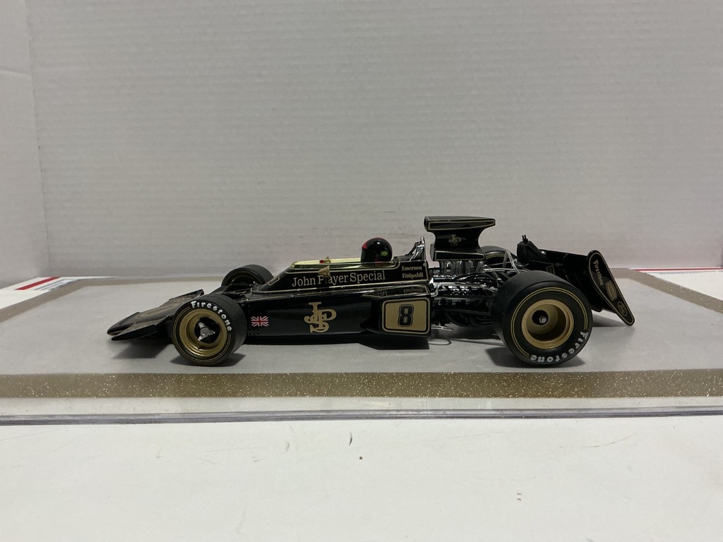 [111203] 1/18 QUARTZO LOTUS 72 BLACK/GOLD ON BLACK