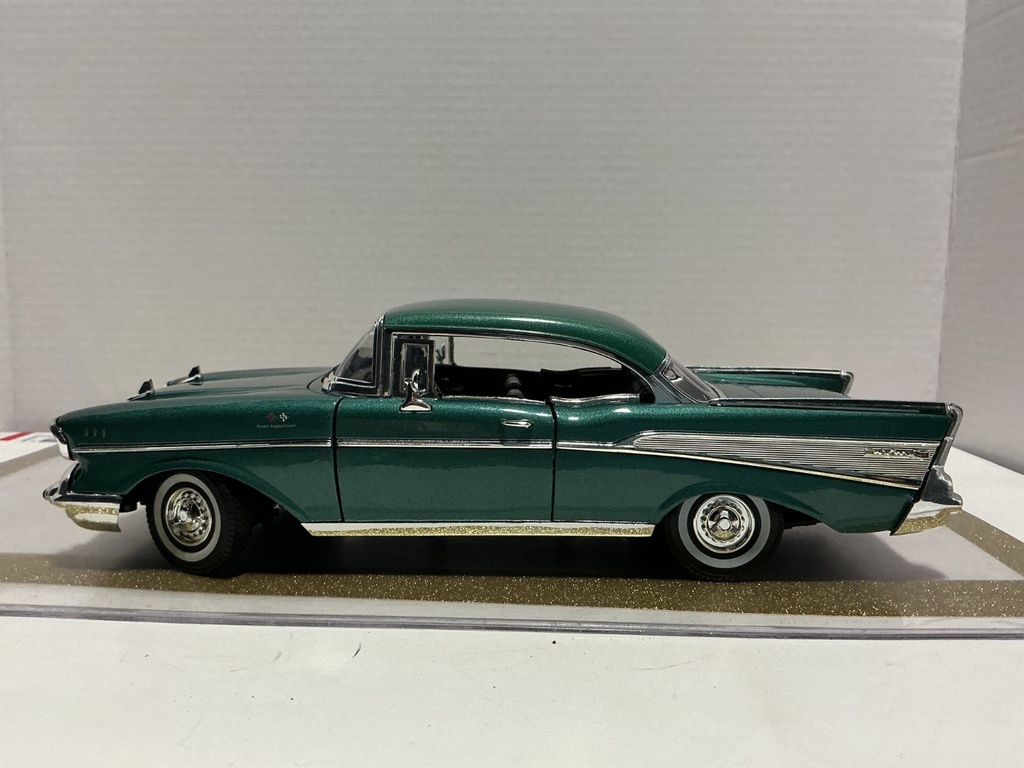 1/18 MOTOR MAX 1957 CHEVY BEL AIR BLUE/GREEN ON BLACK