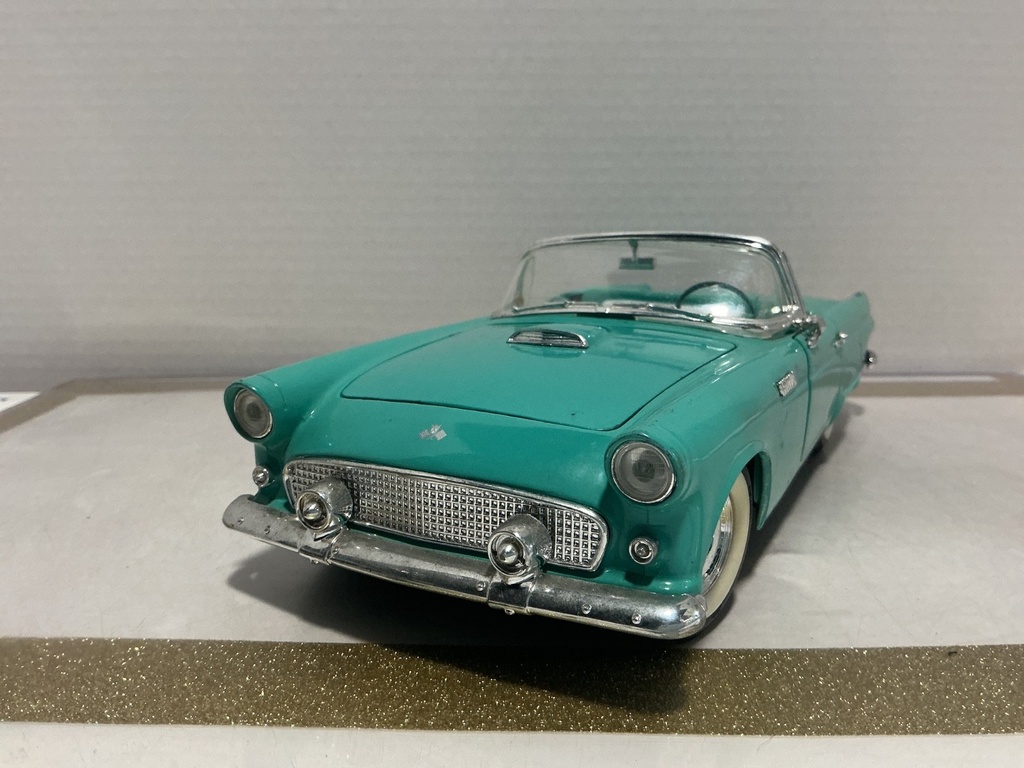 1/18 REVELL 1956 T-BIRD JUNK CAR GREEN WHITE
