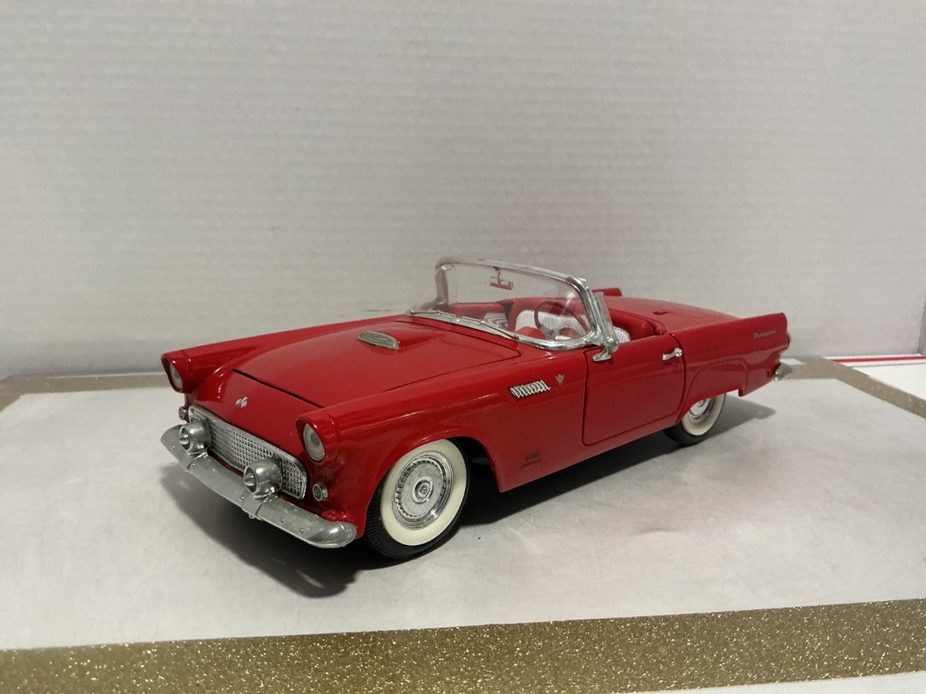1/18 REVELL 1955 THUNDERBIRD JUNKYARD/PARTS CAR RED/RED