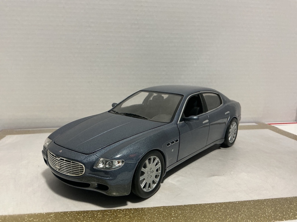 1/18 HOT WHEELS 2003 MATTEL MASERATI QUATTROPORTE