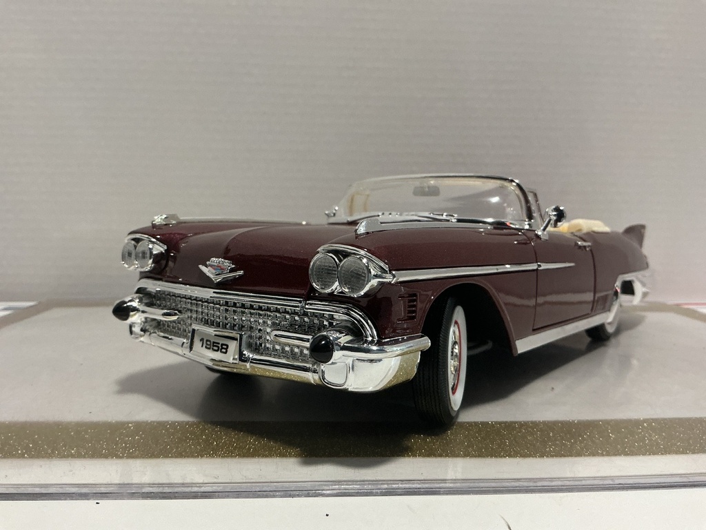 1/18 MOTORMAX 1958 CADILLAC ELDORADO PURPLE ON TAN