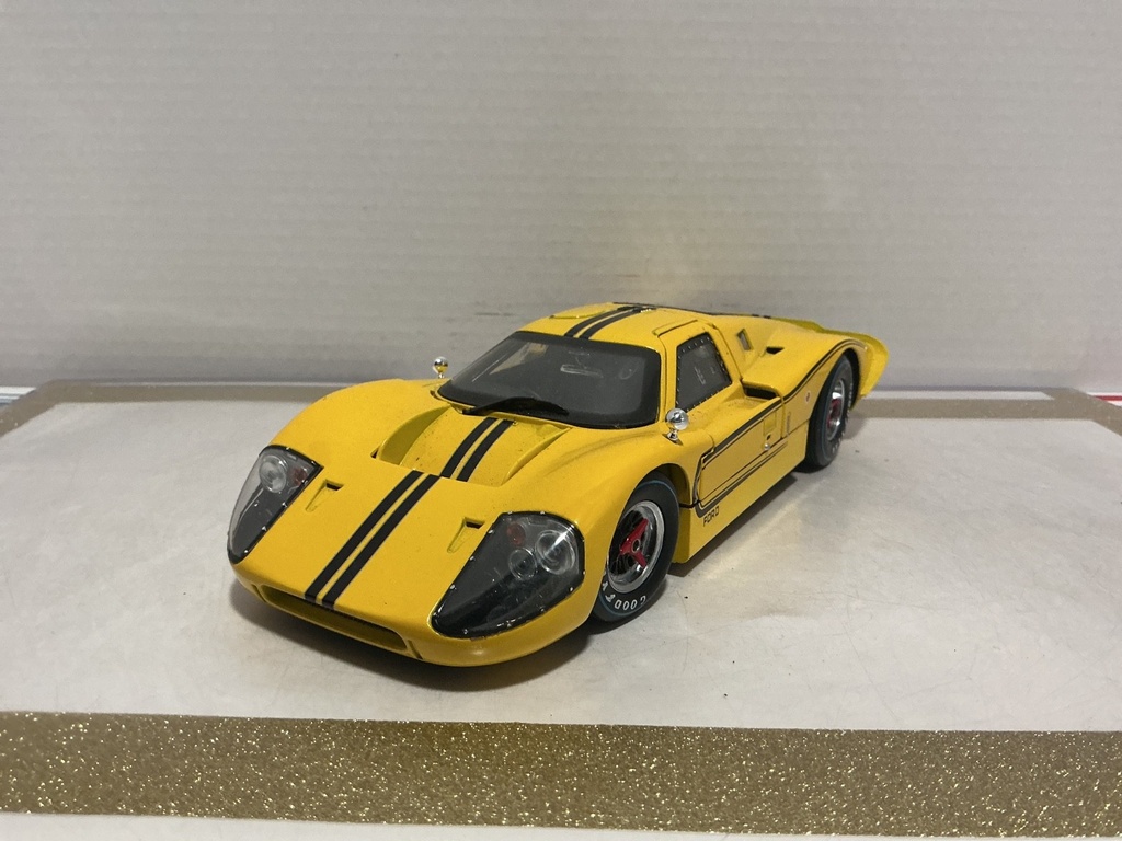 [111265] 1/18 SHELBY COLLECTIBLES 1967 FORD MK IV YELOW ON BLACK