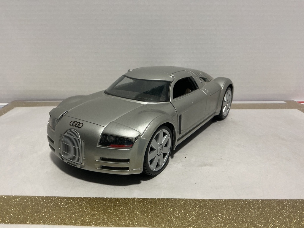 1/18 MAISTO AUDI SUPER SPORT WAGEN “ROSEMEYER” SILVER ON BROWN