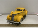 1/18 ROAD SIGNATURE 1937 STUDEBAKER COUPE EXPESS PICK UP YELOW ON TAN
